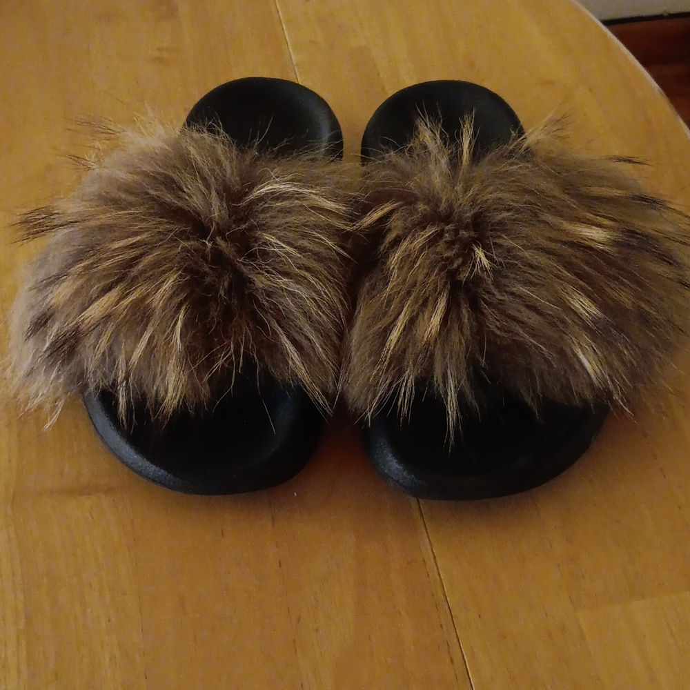 NEW Brown Faux Fur Slides - Picture 3 of 3